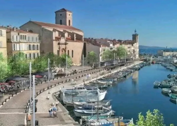 Le Balcon De Sadi Carnot Plein Centre Historique Apartment La Ciotat